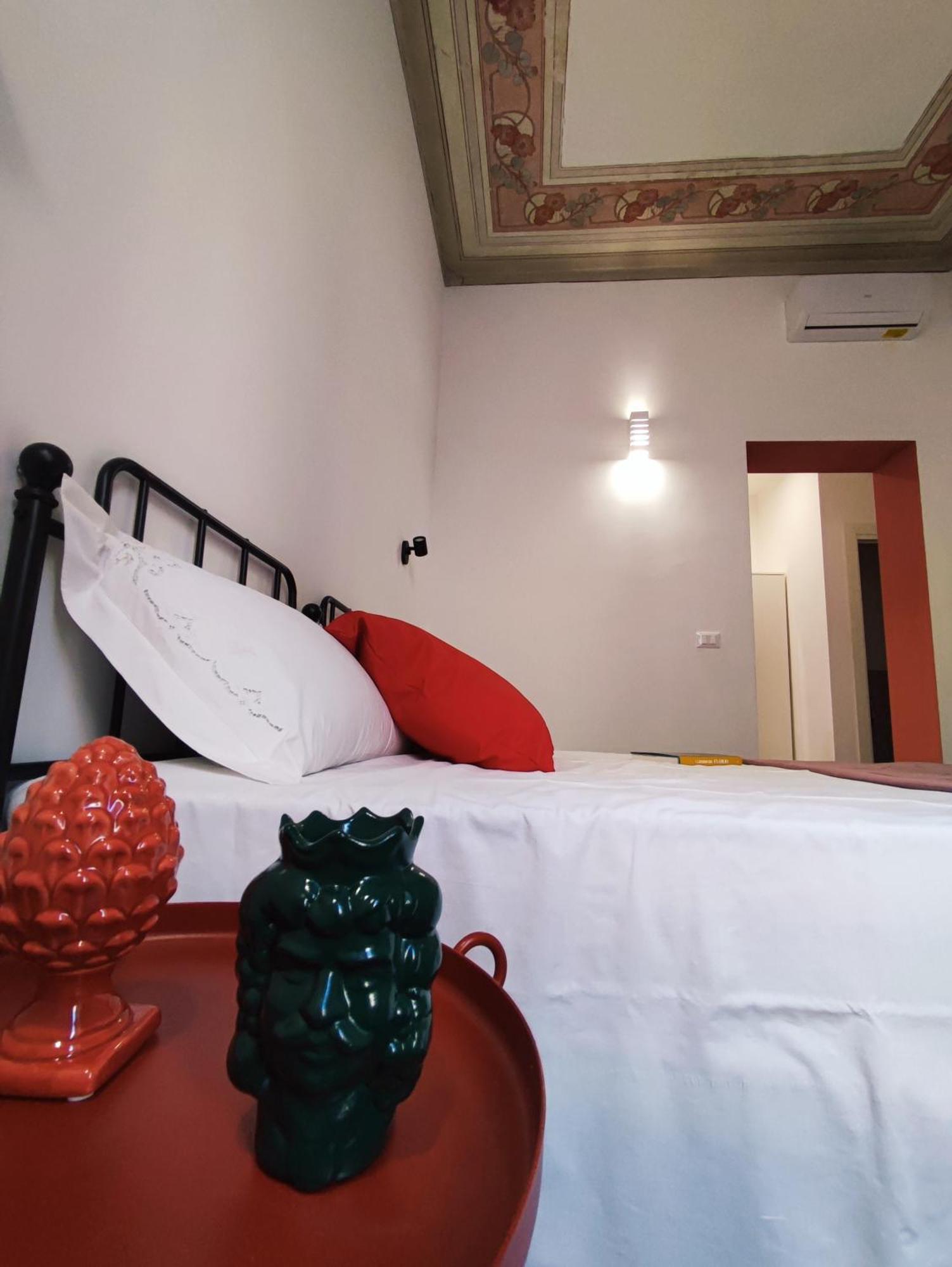 Donna Oliva Guest House Palermo Exterior photo